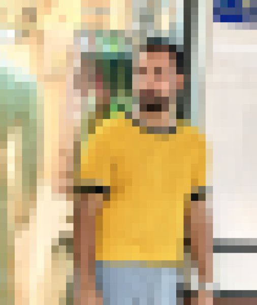 Alvi, 35, Uganda