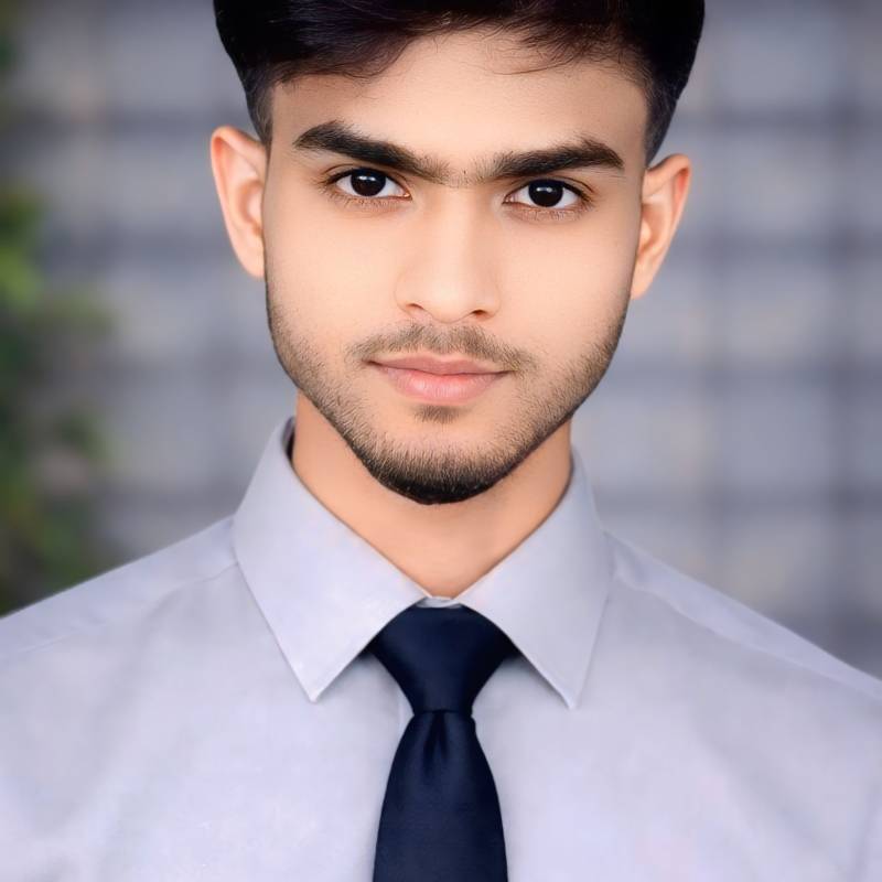 Komol, 20, Xagra