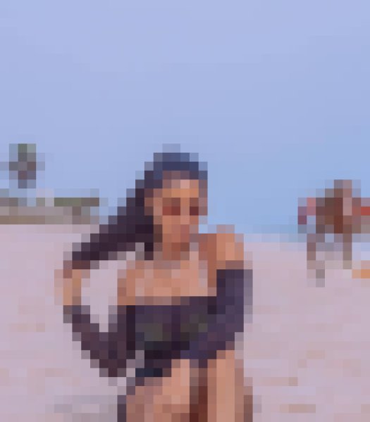 Charis, 21, Pneck