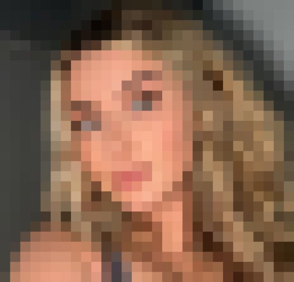 Maddie, 32, Japan
