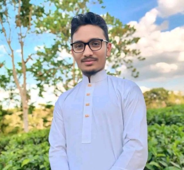 Esrafil Ahmed Ismail, 19, Gresham