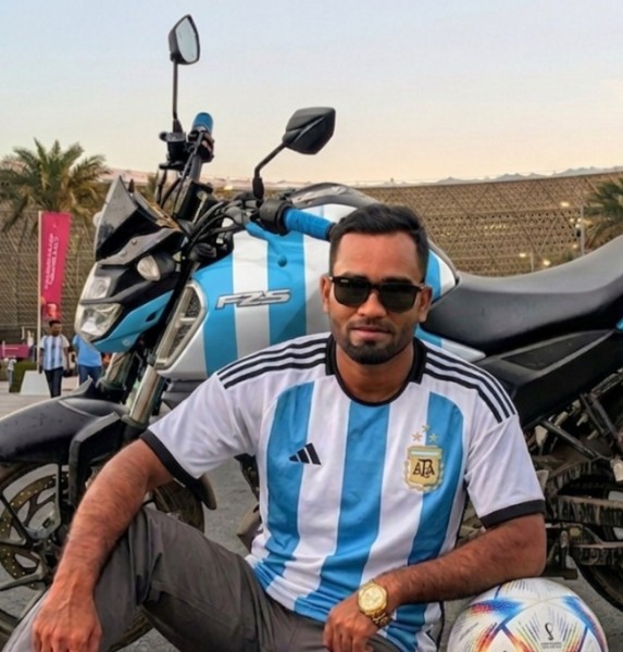 Somrat, 26, Parnera