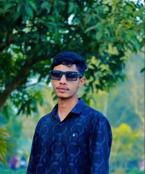 Monir Hosen, 18, Laredo