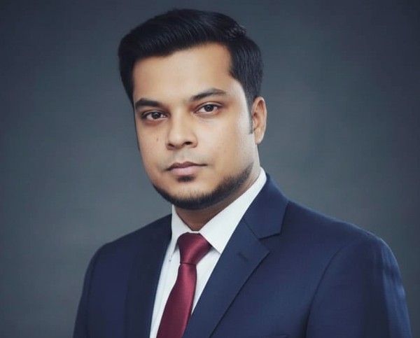 Takir Ahmed, 27, Usingen
