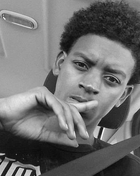 DeAndre, 31, Bassenge