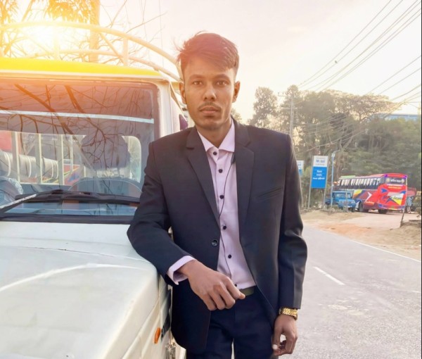 Joy, 24, Tait