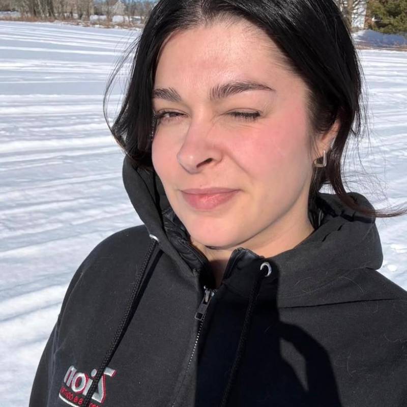 Lesley, 39, Central Falls