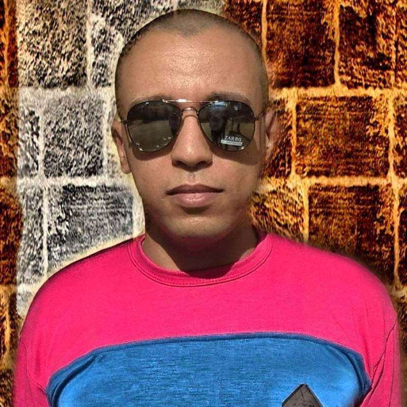 abduo, 40, Belambo