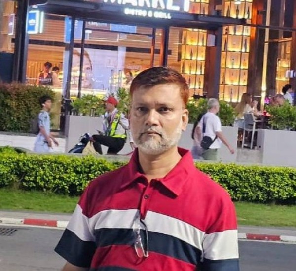 Khurshed Hayat, 46, Differdange