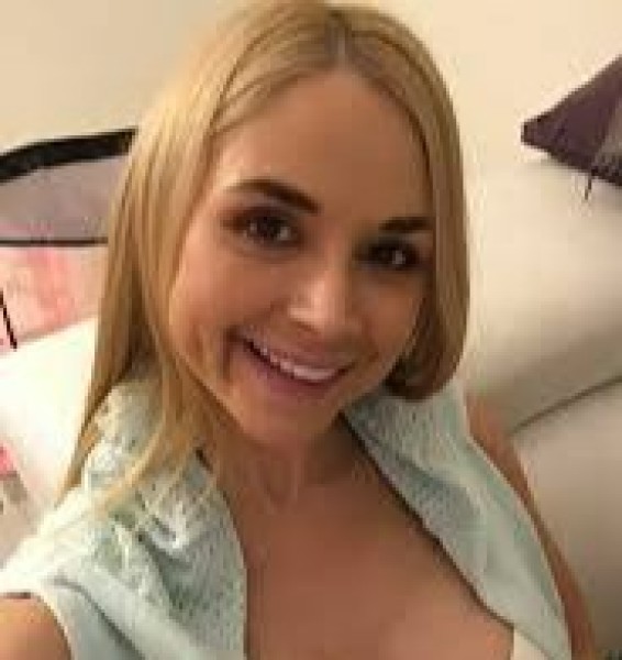 bella, 40, Broni