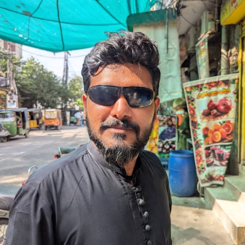 hezzi, 29, Semera
