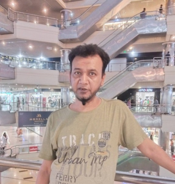 Roney, 46, Bitola