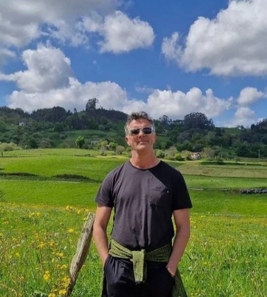Gualtiero, 50, Widwin