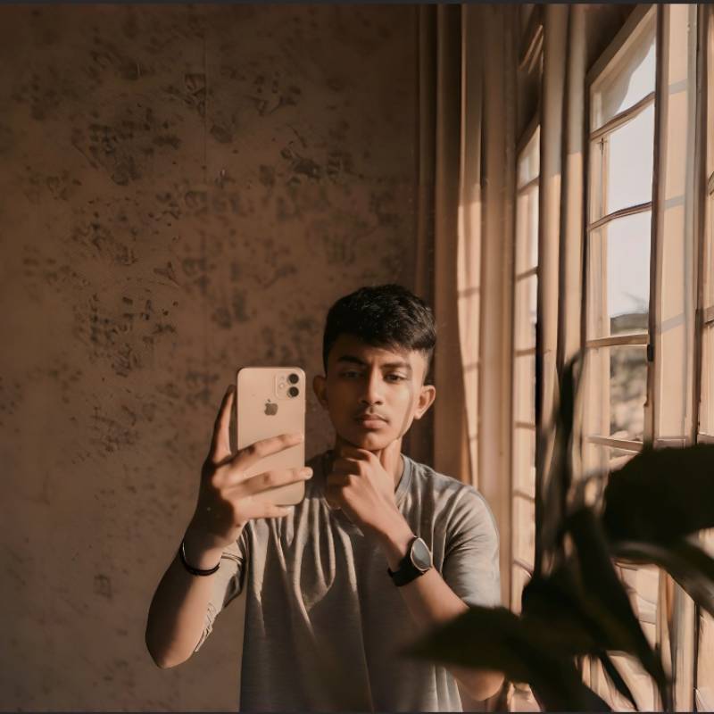 MAHIM, 20, Sevr