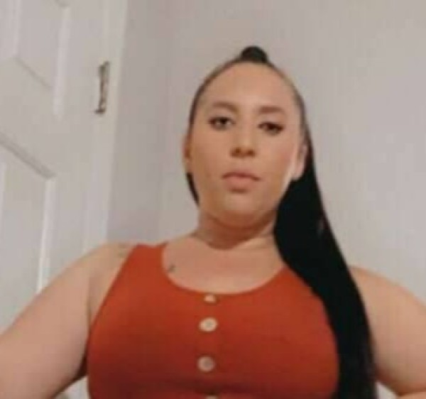 Angela, 33, Newstead