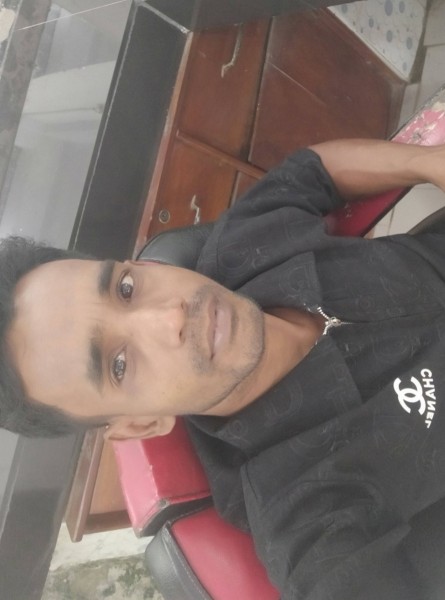 Nirob, 30, Isemiile