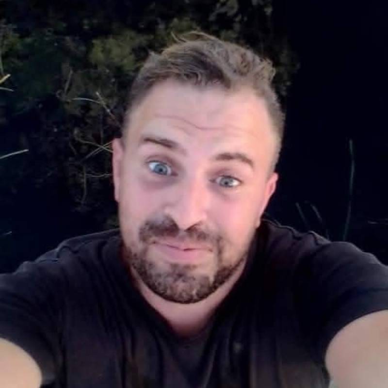 Adem, 40, Chartiers