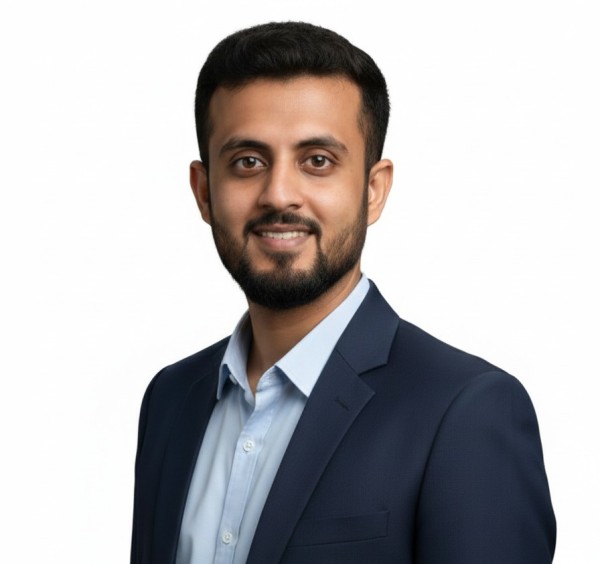 Mr, 28, Poni