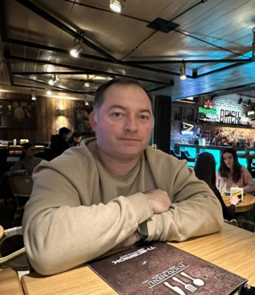 Maksim, 47, Bhusaval
