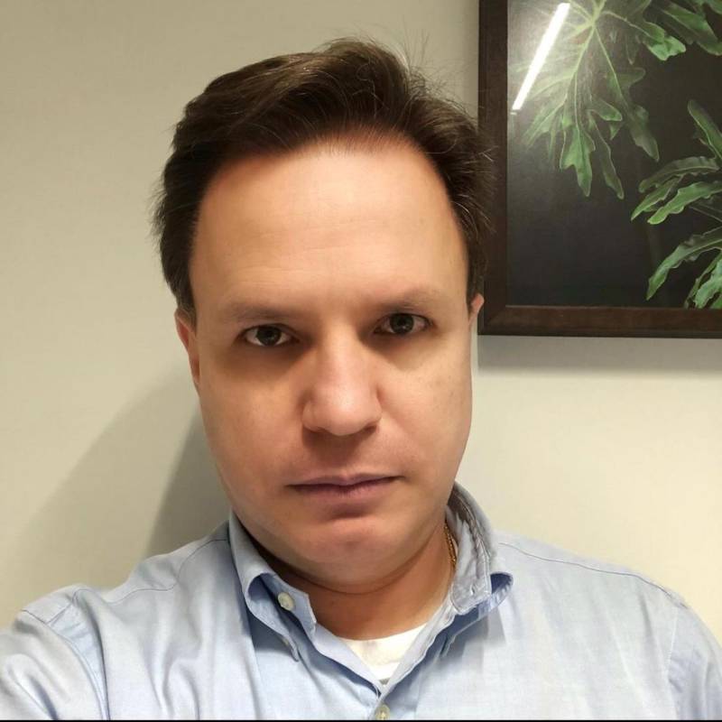 Albert Frank, 52, Bidos