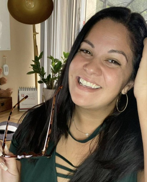 Shirley, 52, Bayanan