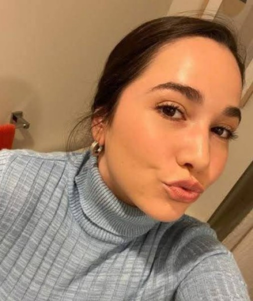 Evelyn Brown, 30, Junagadh