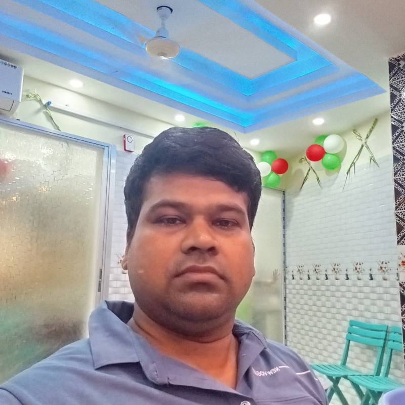 Razu, 35, Newhaven