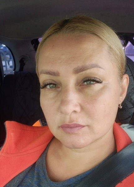 Elizabeth, 41, Pasil