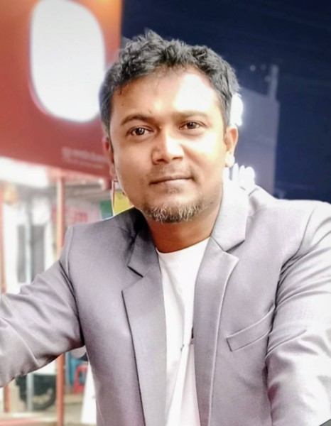 Nasir, 37, Oberhaching