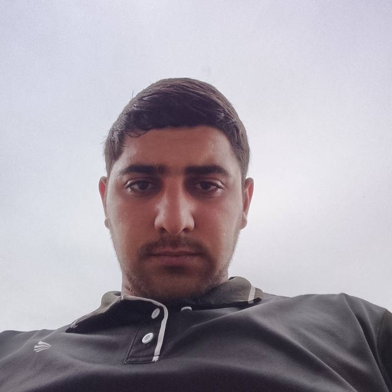 Arman, 22, Nazrt