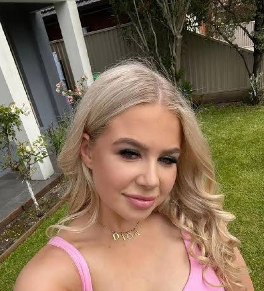 kate, 32, Loeches