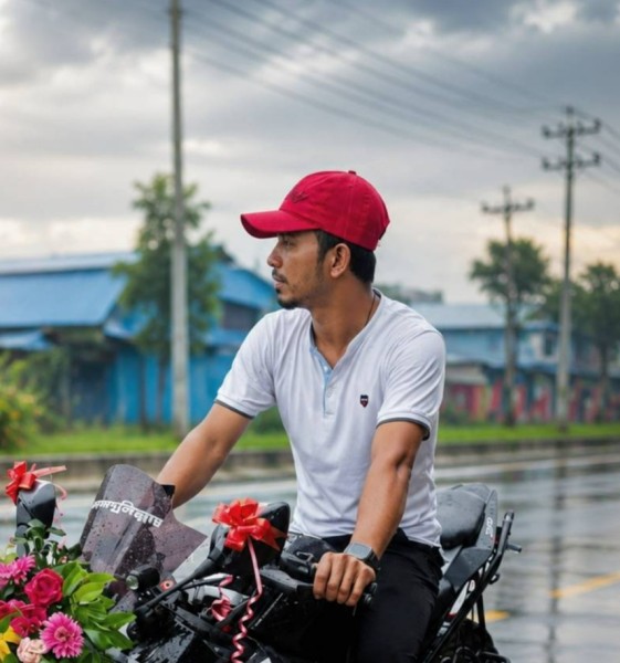 Md Rafi, 36, Bugrino