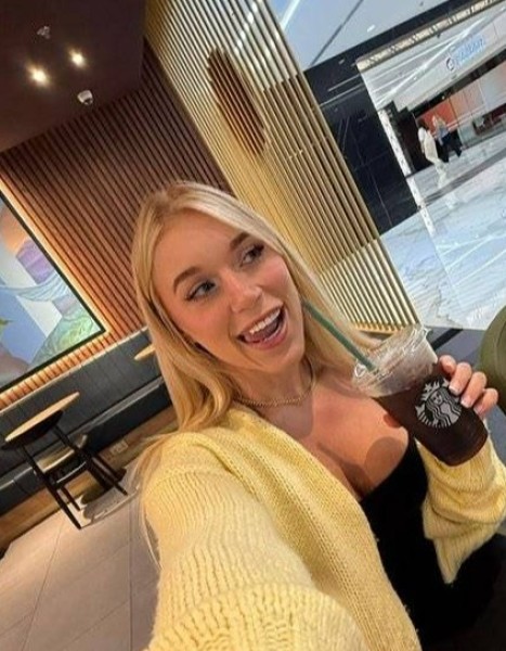 Elle Brooke, 45, Pingyi