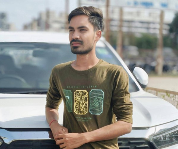 Dharmesh, 23, Palafrugell