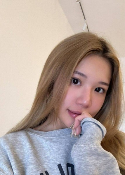 Rose, 26, Anzio