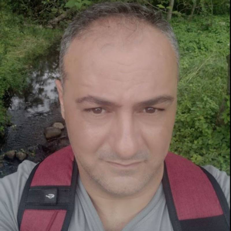 moro, 40, Au