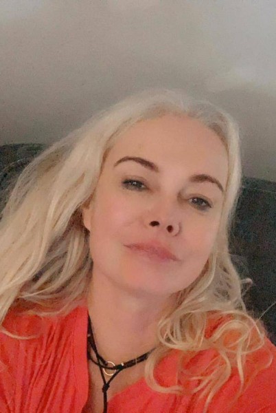 Mary, 65, Mareeba