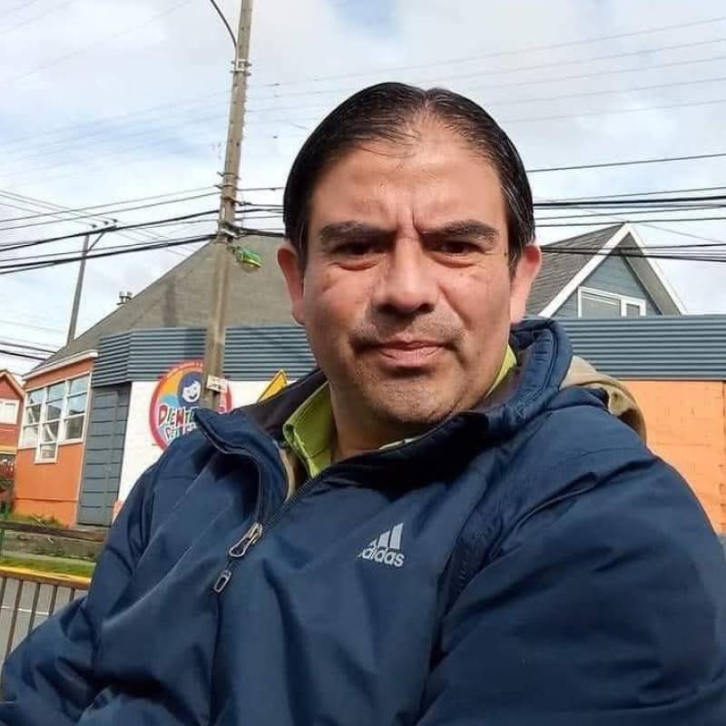 Carlos, 38, Basni