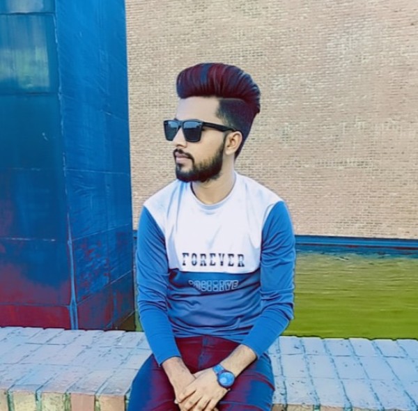 Akaah, 28, Moorslede