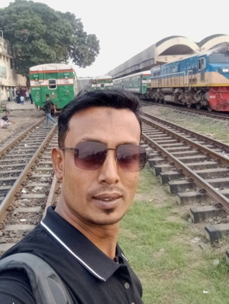 Alomgir Hossain, 38, Doukombo