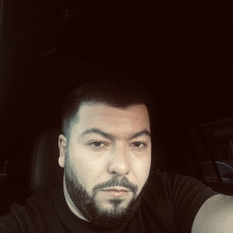 Vahagn, 34, Middletown