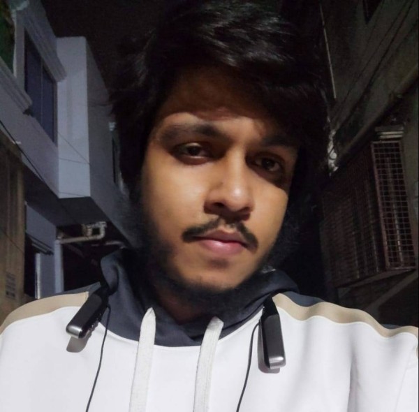 Akash Ahmed, 28, Luzzi