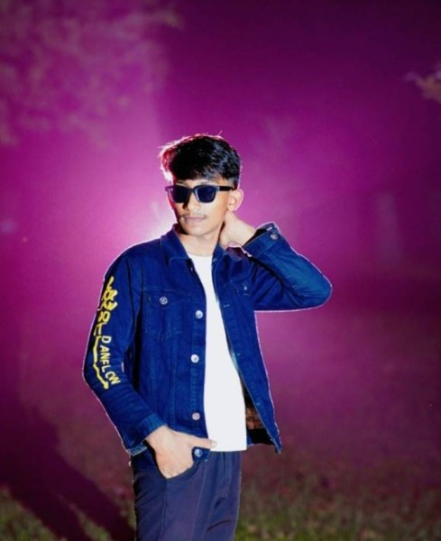 ADI, 18, Malungun