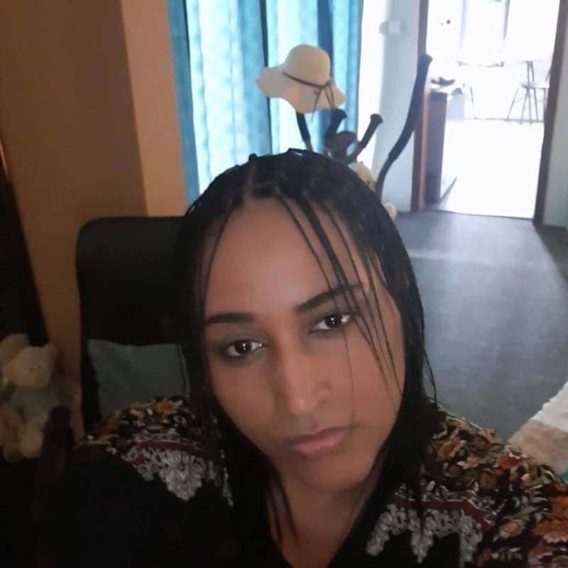 Mona Barbie, 31, Chenve
