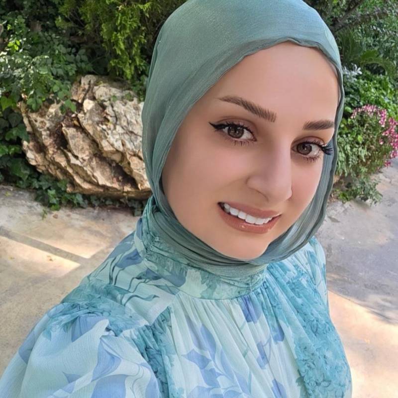 Asiya, 35, Hatta