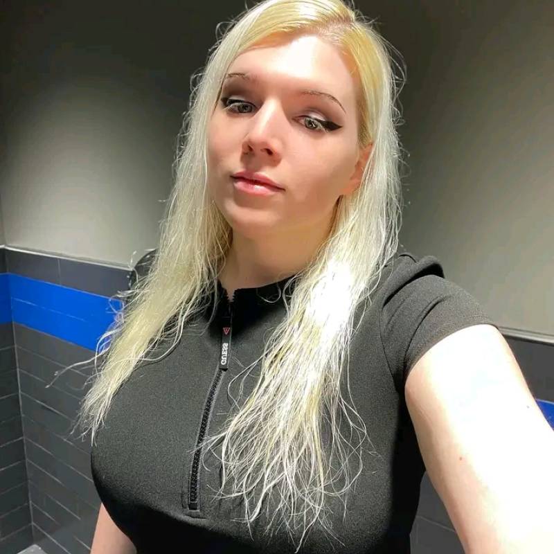 https://saymehi.com dating Claracalfman21 in Germany