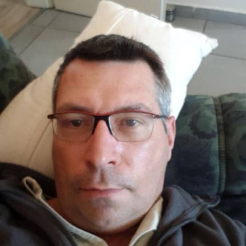 https://saymehi.com dating Olivier54 in France