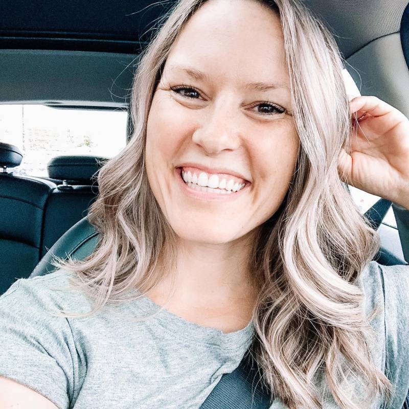 https://saymehi.com dating Mandy in United States