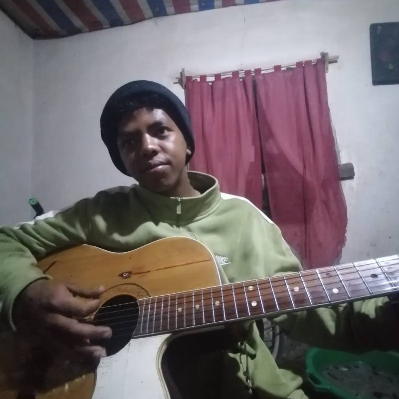 Rivolalaina48520 dating