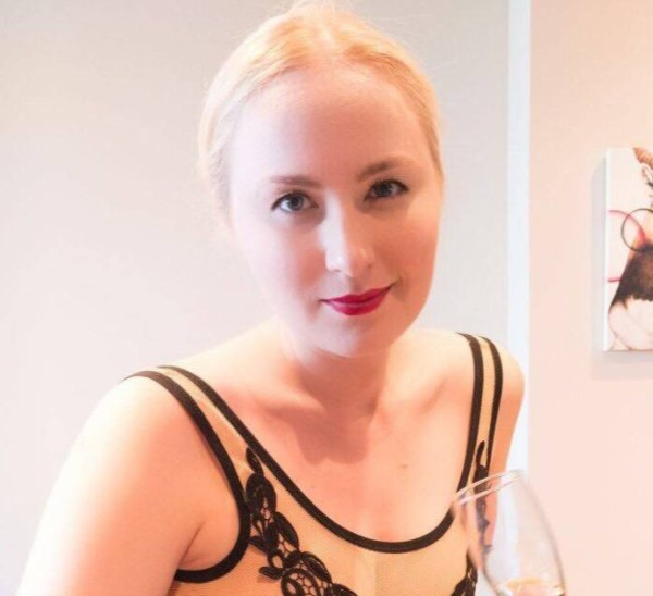 Elizabeth98099 dating